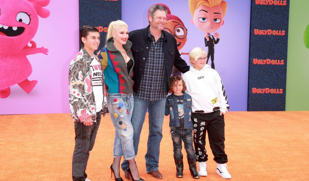 country star blake shelton family
