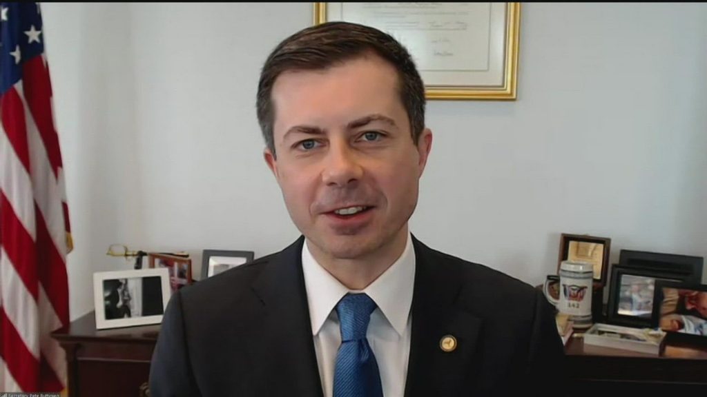 pete buttigieg east palestine train derailment