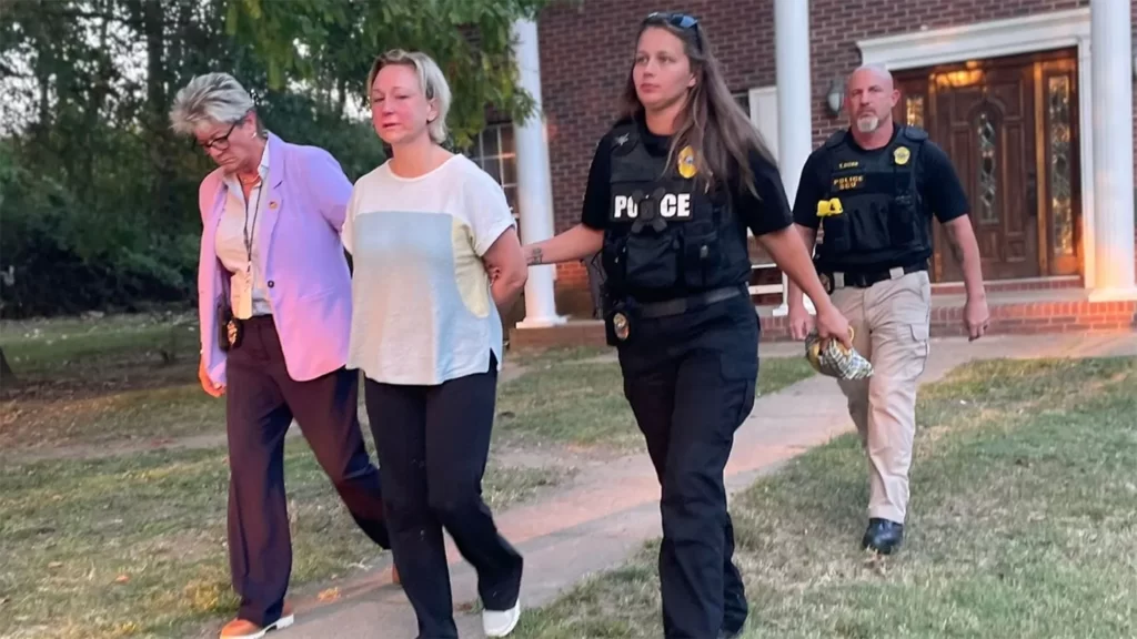elementary school teacher covington police department
