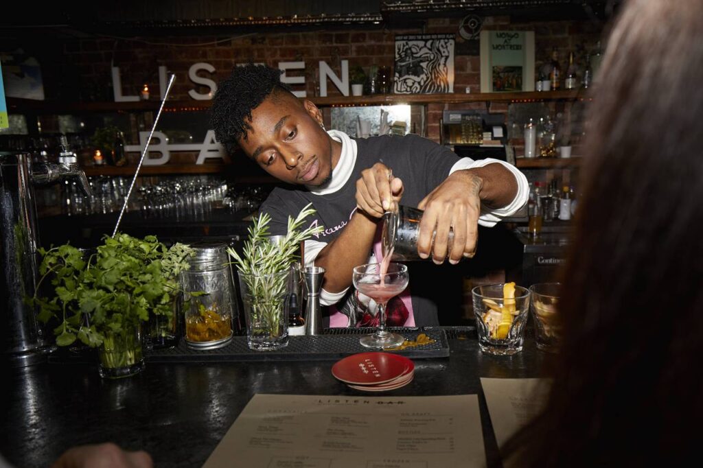 bars non-alcoholic mocktails
