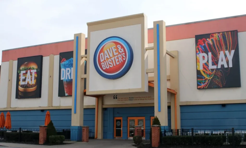 arcade giant dave & buster's