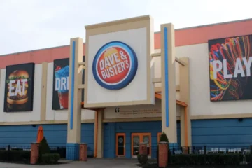 arcade giant dave & buster's