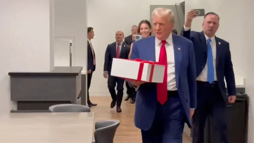 trump gift