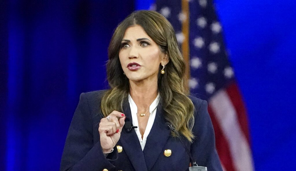 dhs kristi noem