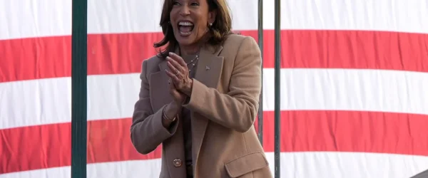 kamala harris clapping