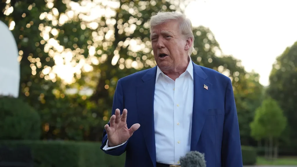 trump hand up