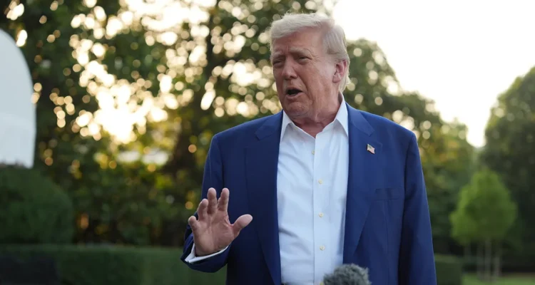 trump hand up