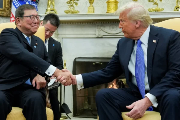 trump shaking hands