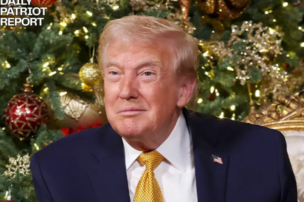 TRUMP MERRY CHRISTMAS