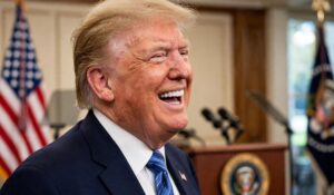 Trump Bars Politico From Air Force One as Press-Access Fight Heads Back to Court